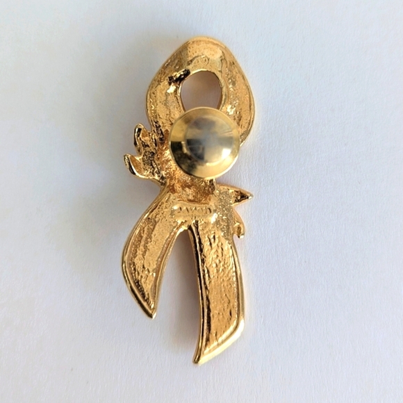 Vintage Brooches Bundle Gold-tone Faux Pearl Filigree Roses Butterfly Ribbon - Picture 6 of 17